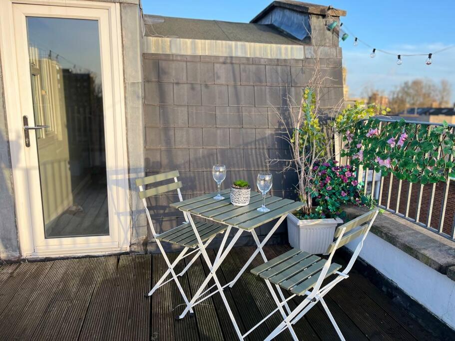 Modern With Stylish Terrace - Your London Oasis! Exterior foto